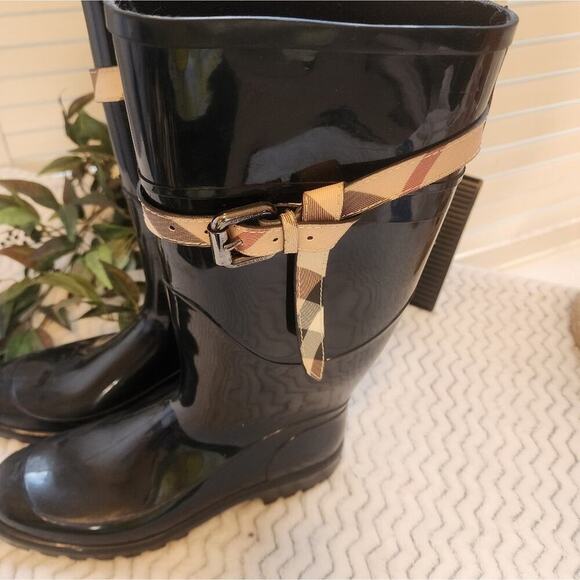 BURBERRY RUBBER NOVA CHECK ROSCOT BELTED RAIN BOOT SIZE 40 (US 9.5) - Picture 8 of 11